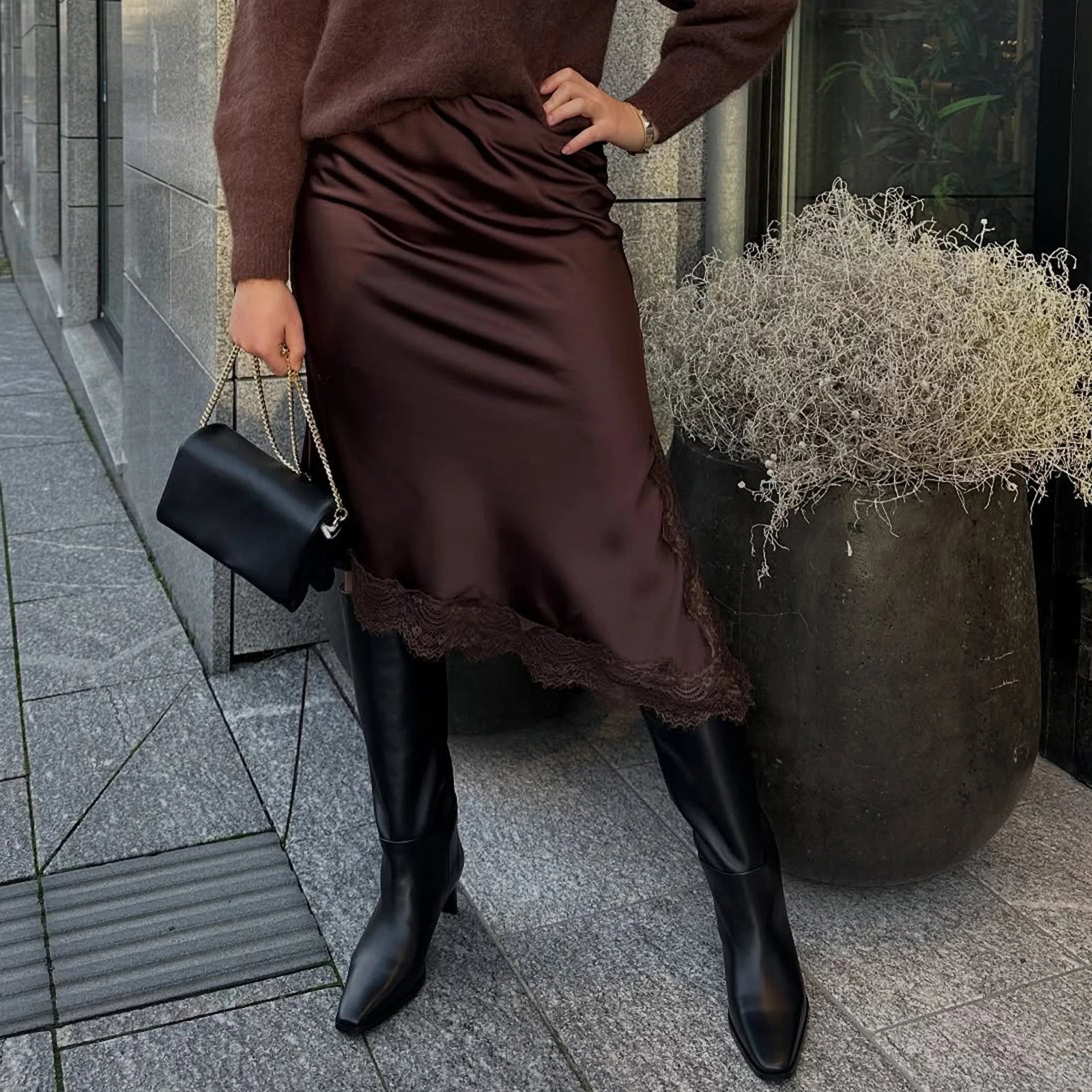 Xingqing y2k Women Skirt Elegant Clothes Solid Color Elastic Waist Lace Patchwork Irregular Hem Side Slit Midi Skirts Clubwear